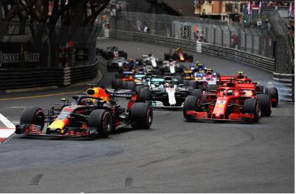 plusieurs Formule 1 dans la course